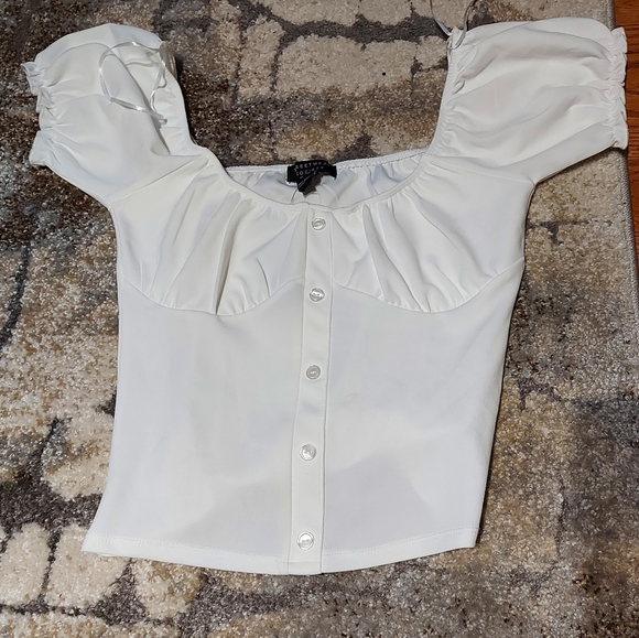 White cropped blouse (never worn). - Picture 2 of 3